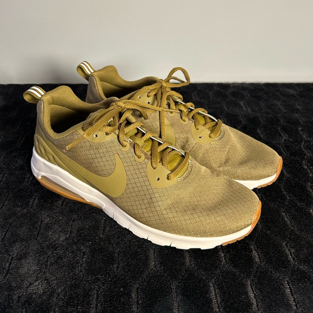 Nike Air Max Motion 844836-330 Khaki Men’s Size 9 Sneakers